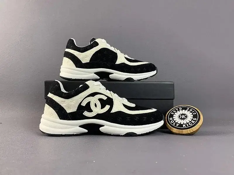 CHANEL Sneakers