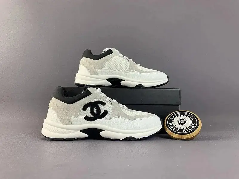 CHANEL Sneakers 3
