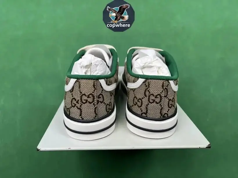 GUCCI Shoes 2