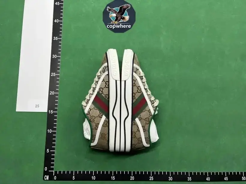 Gucci GG Supreme Sneakers [8 styles] 3